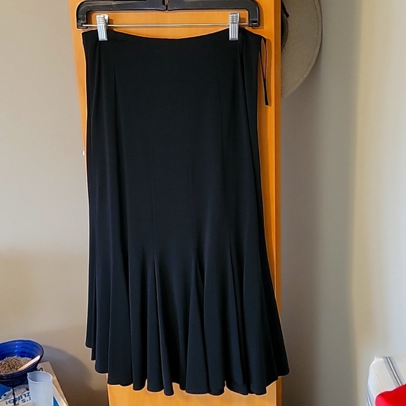 Gilani black skirt - Picture 1 of 3